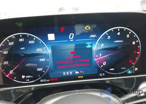 2024 Mercedes-Benz E 350 z USA, uszkodzony, nr VIN W1KLF4HBXRA075777